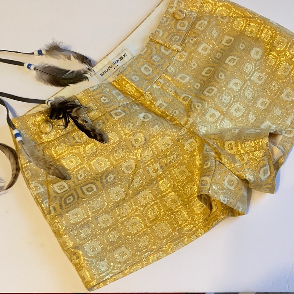 SALE! Banana Republic yellow gold shorts NWOT